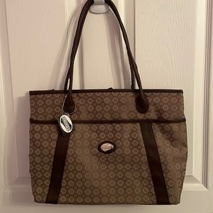 American tourister beige travel tote with compartments & pockets